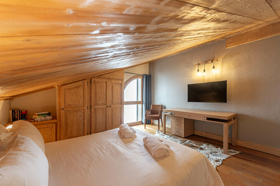 Chalet Jade Gallery Image 1
