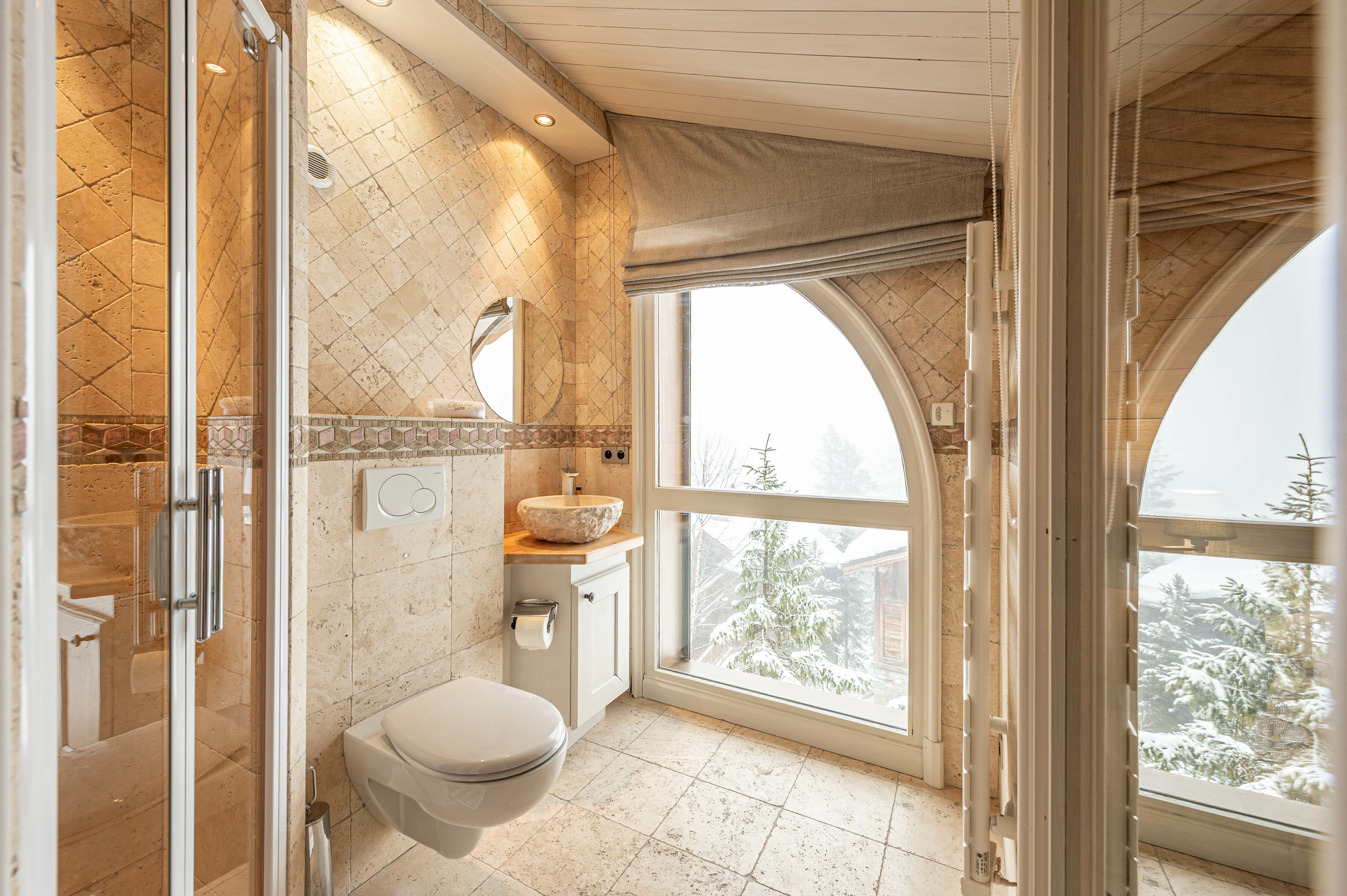 Chalet Jade Gallery Image 3