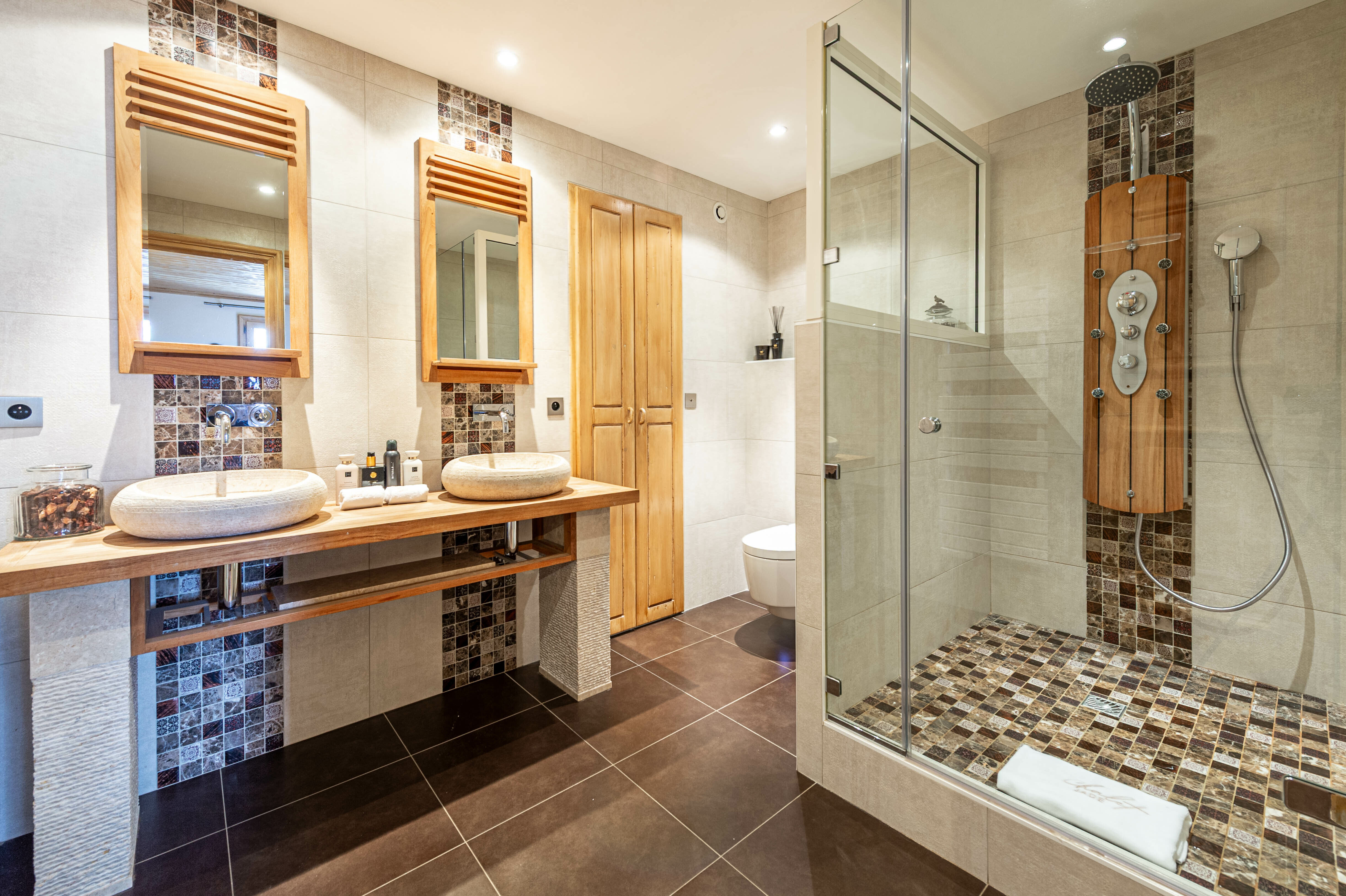 Chalet Jade Gallery Image 5