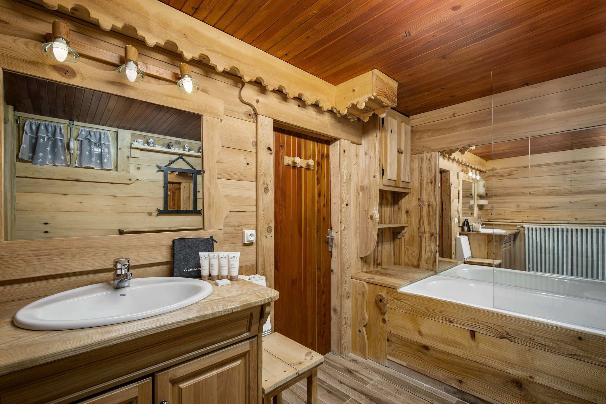Chalet L'Ecureuil sur le toit Gallery Image 3