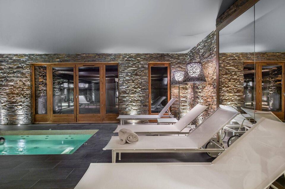 Chalet Overview Gallery Image 2