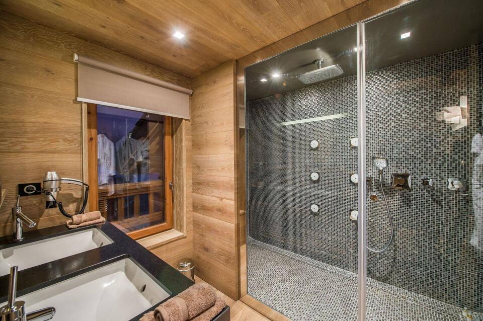 Chalet Overview Gallery Image 4