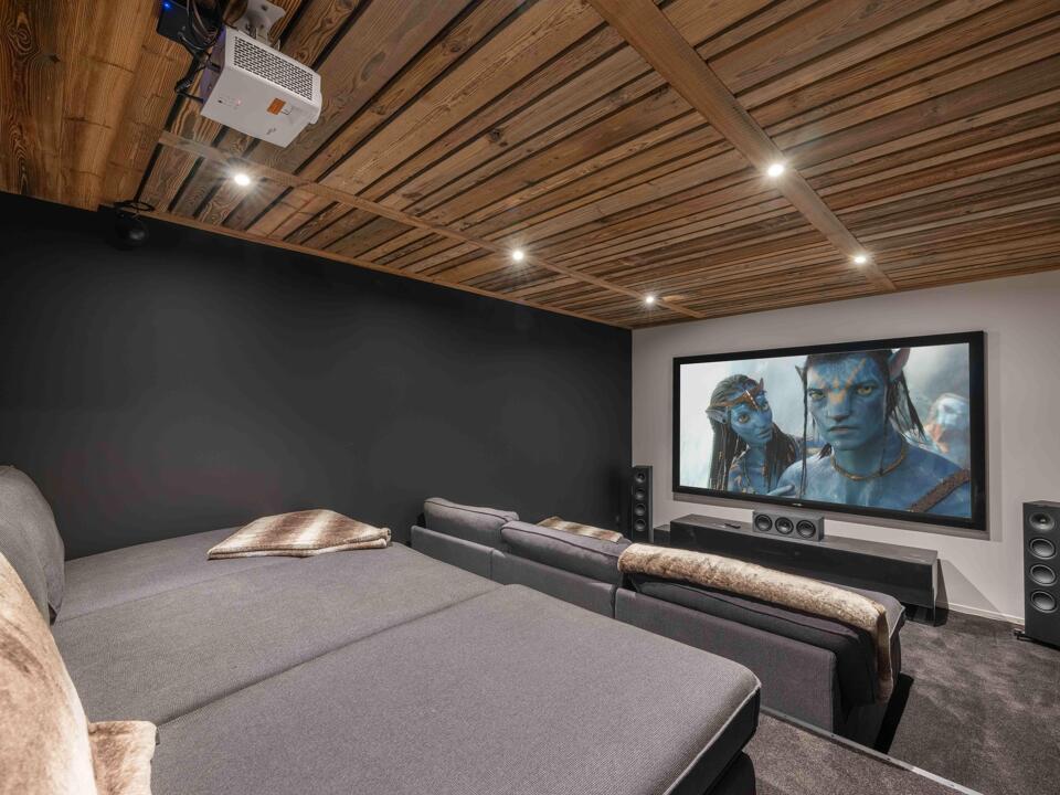 Chalet Snow Gallery Image 6