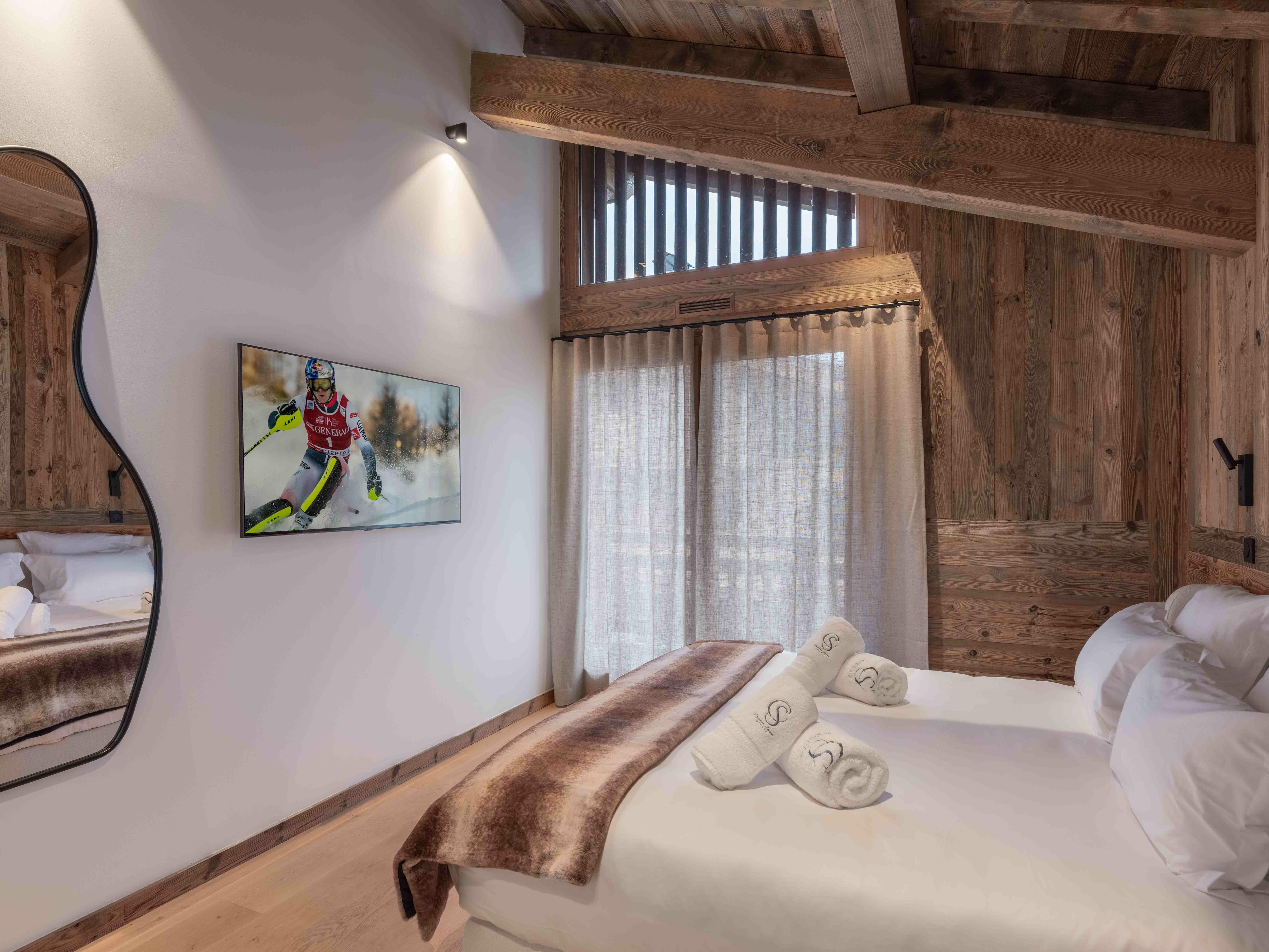 Chalet Snow Gallery Image 1