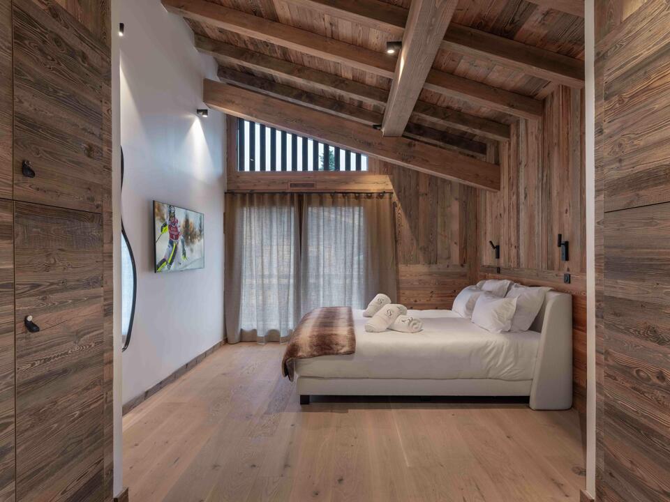 Chalet Snow Gallery Image 2