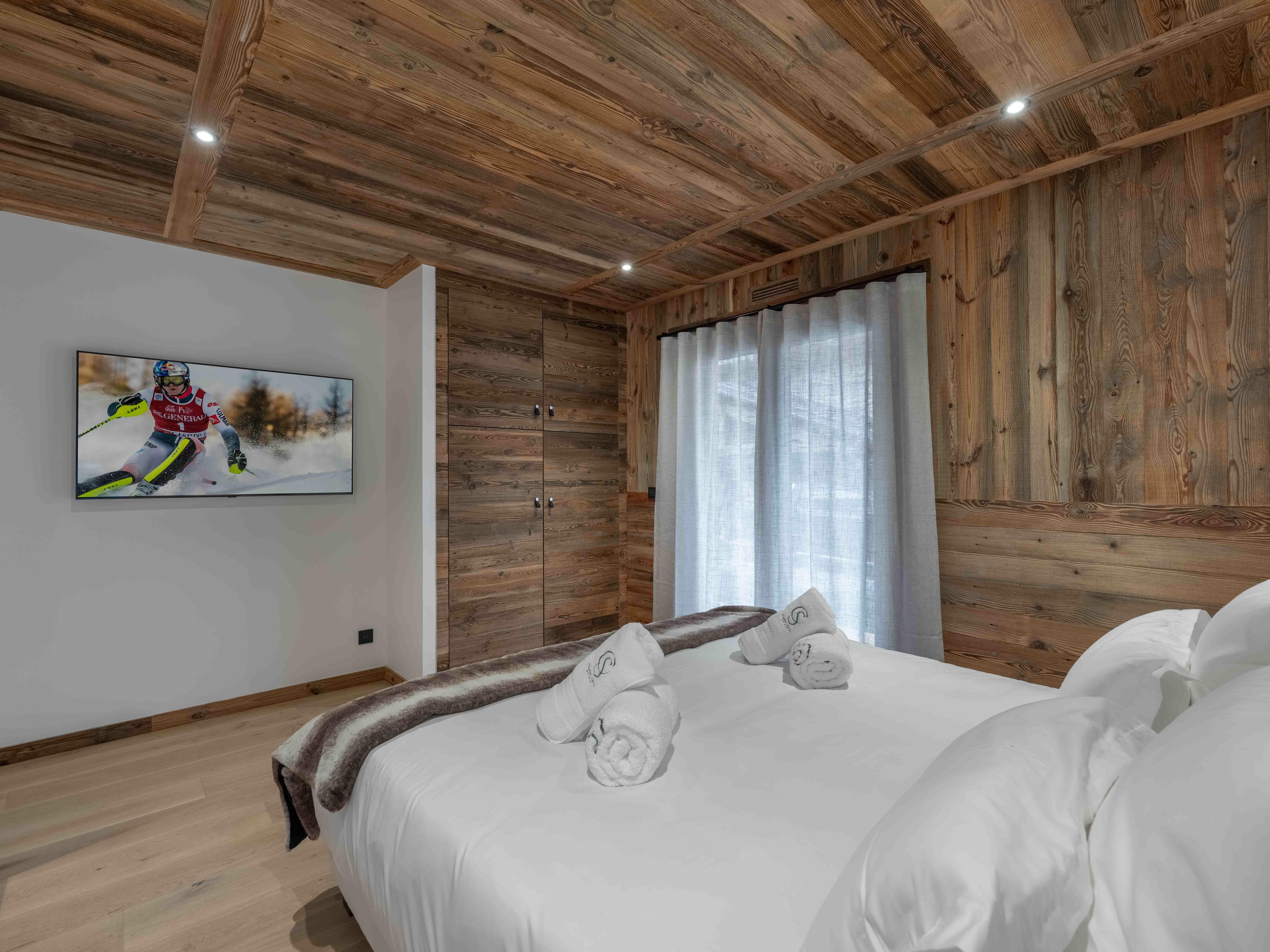 Chalet Snow Gallery Image 1