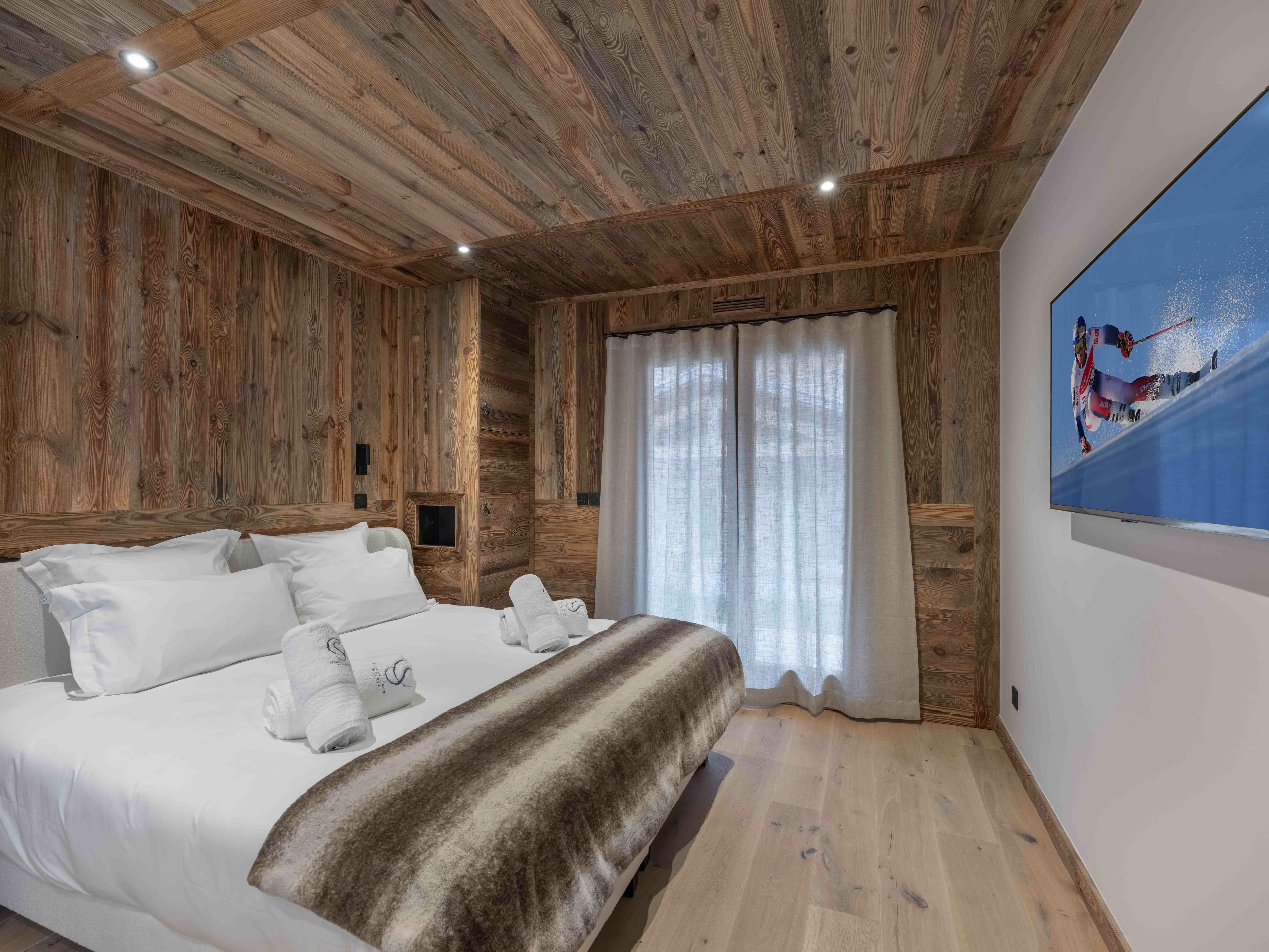 Chalet Snow Gallery Image 6
