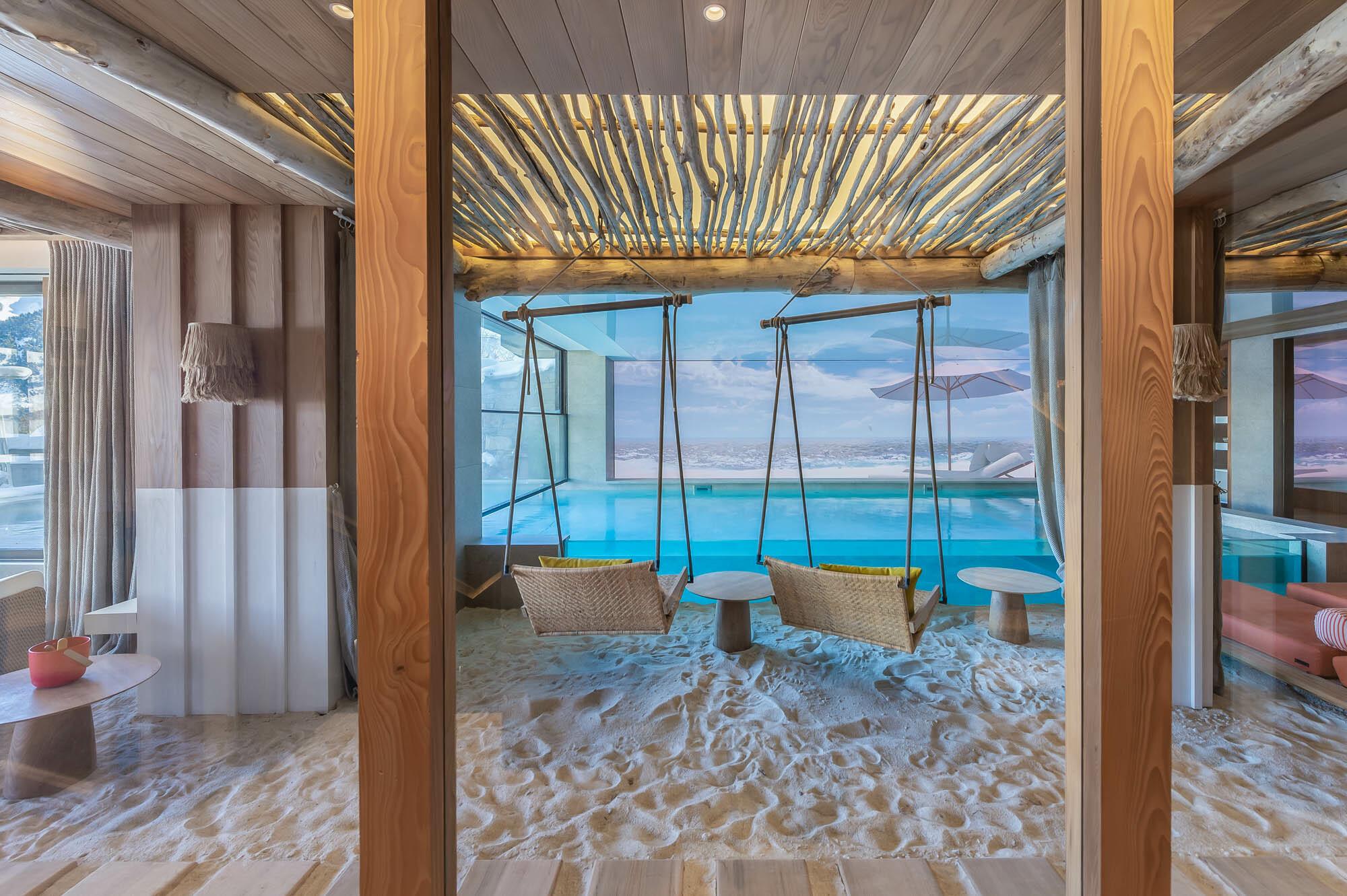 Chalet White Sand Gallery Image 6