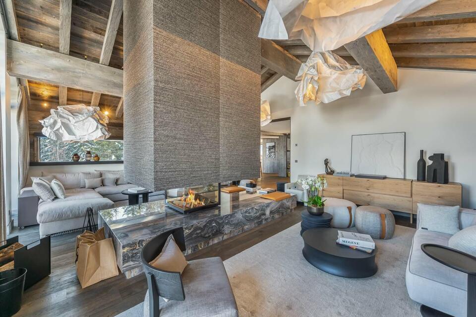 Chalet White Sand Gallery Image 1