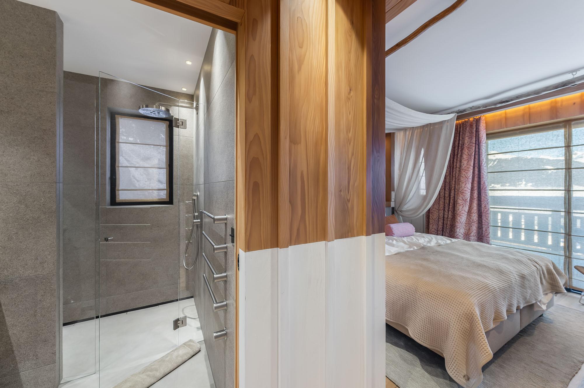 Chalet White Sand Gallery Image 2