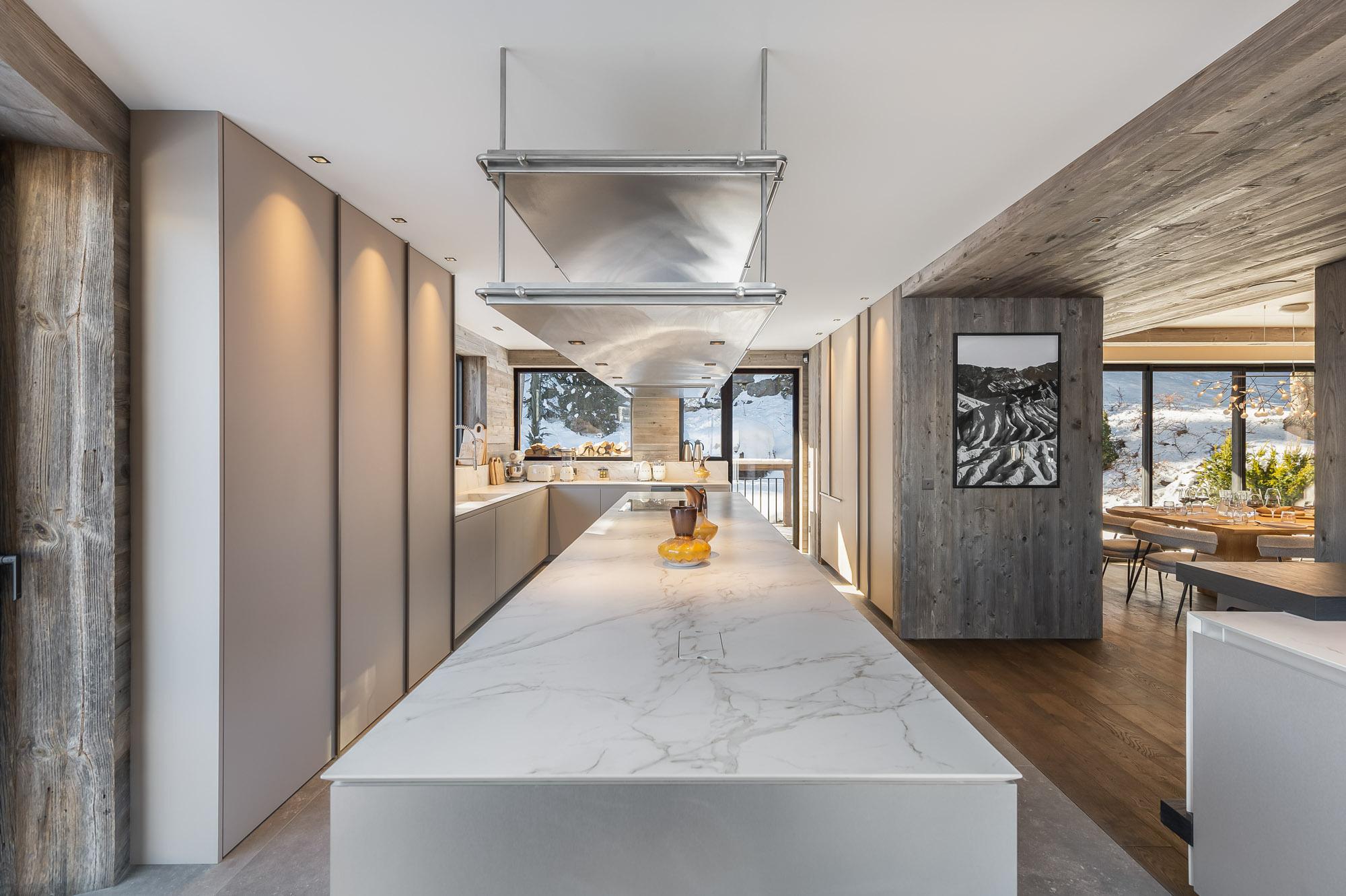 Chalet White Sand Gallery Image 2