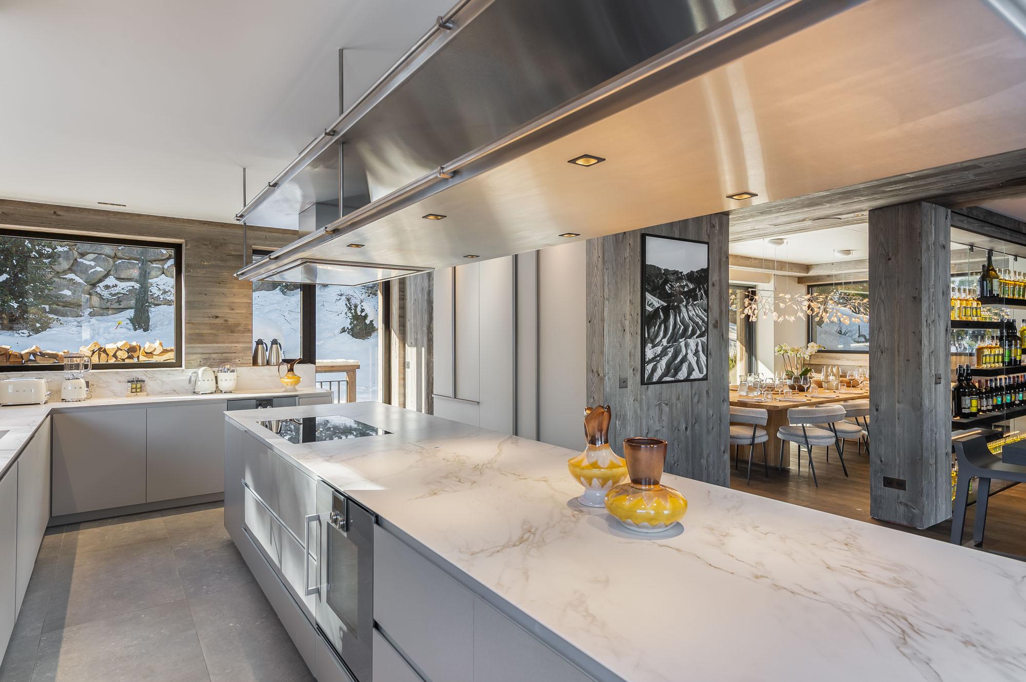 Chalet White Sand Gallery Image 3