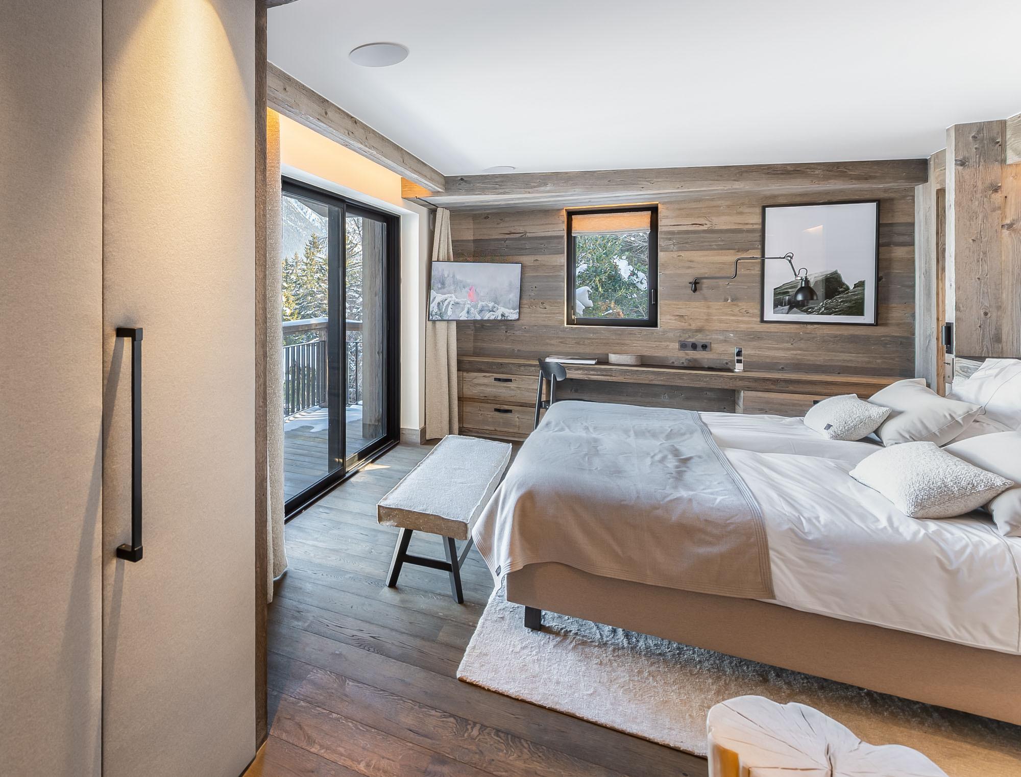 Chalet White Sand Gallery Image 2