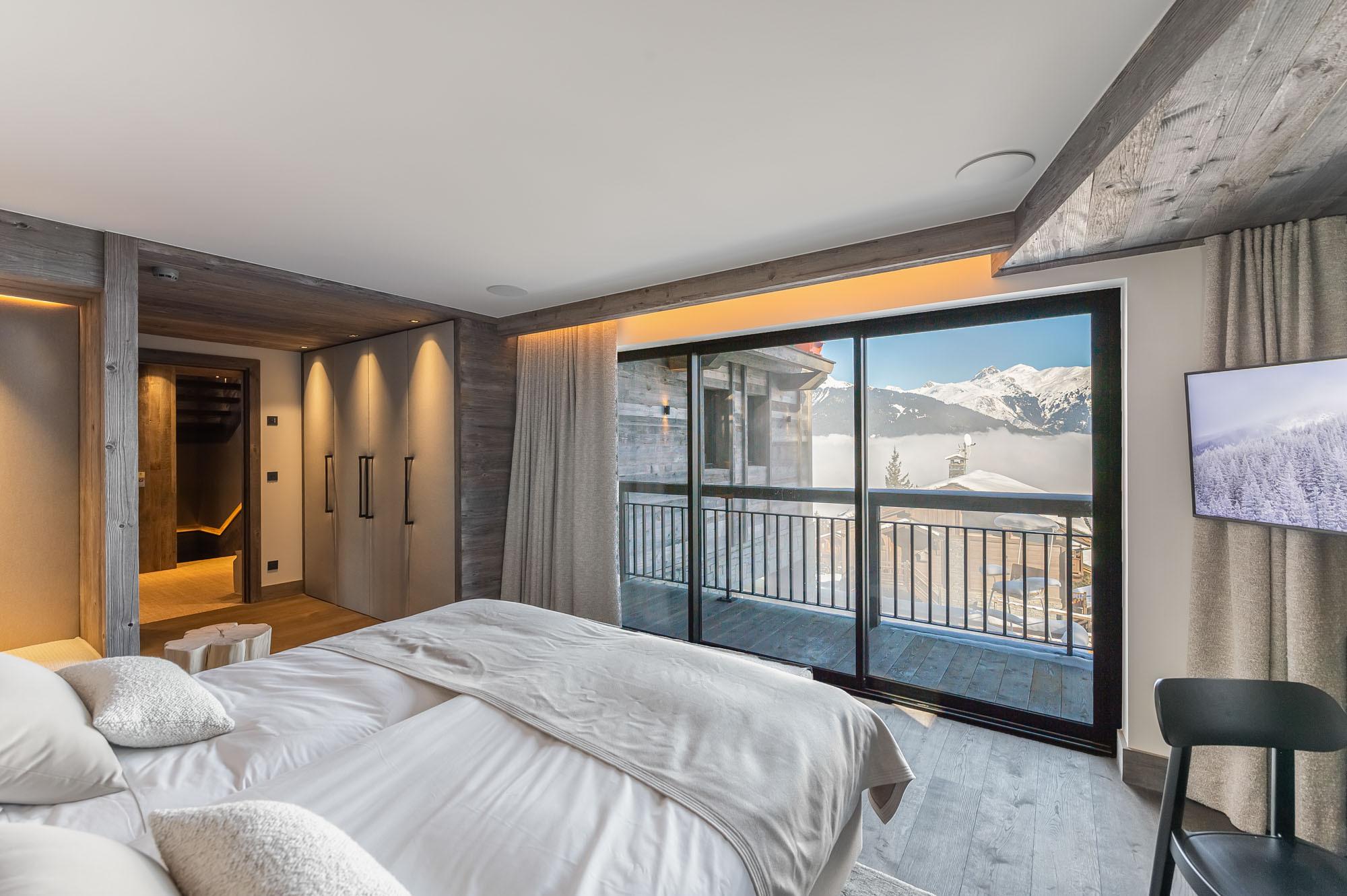 Chalet White Sand Gallery Image 4