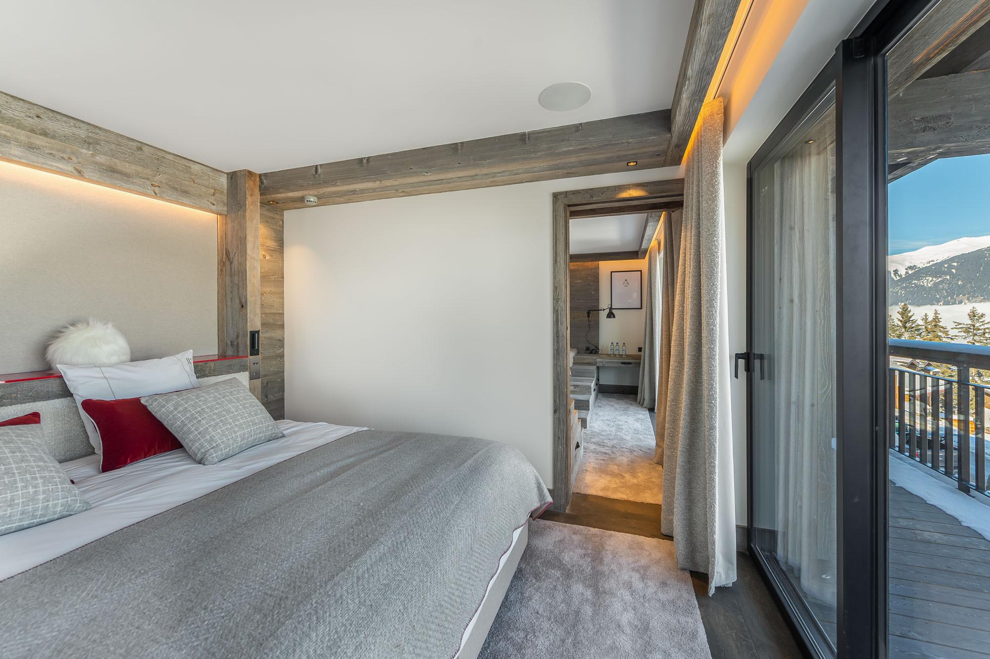 Chalet White Sand Gallery Image 3