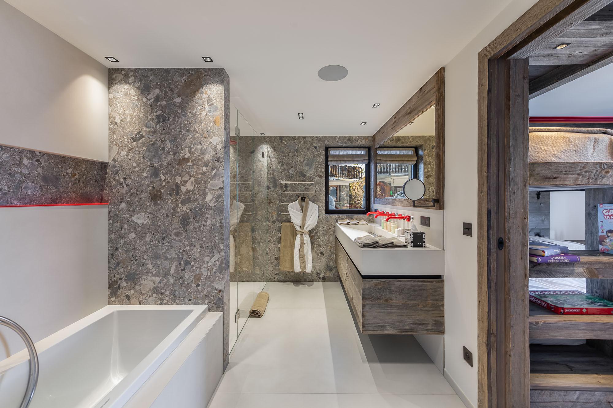 Chalet White Sand Gallery Image 4