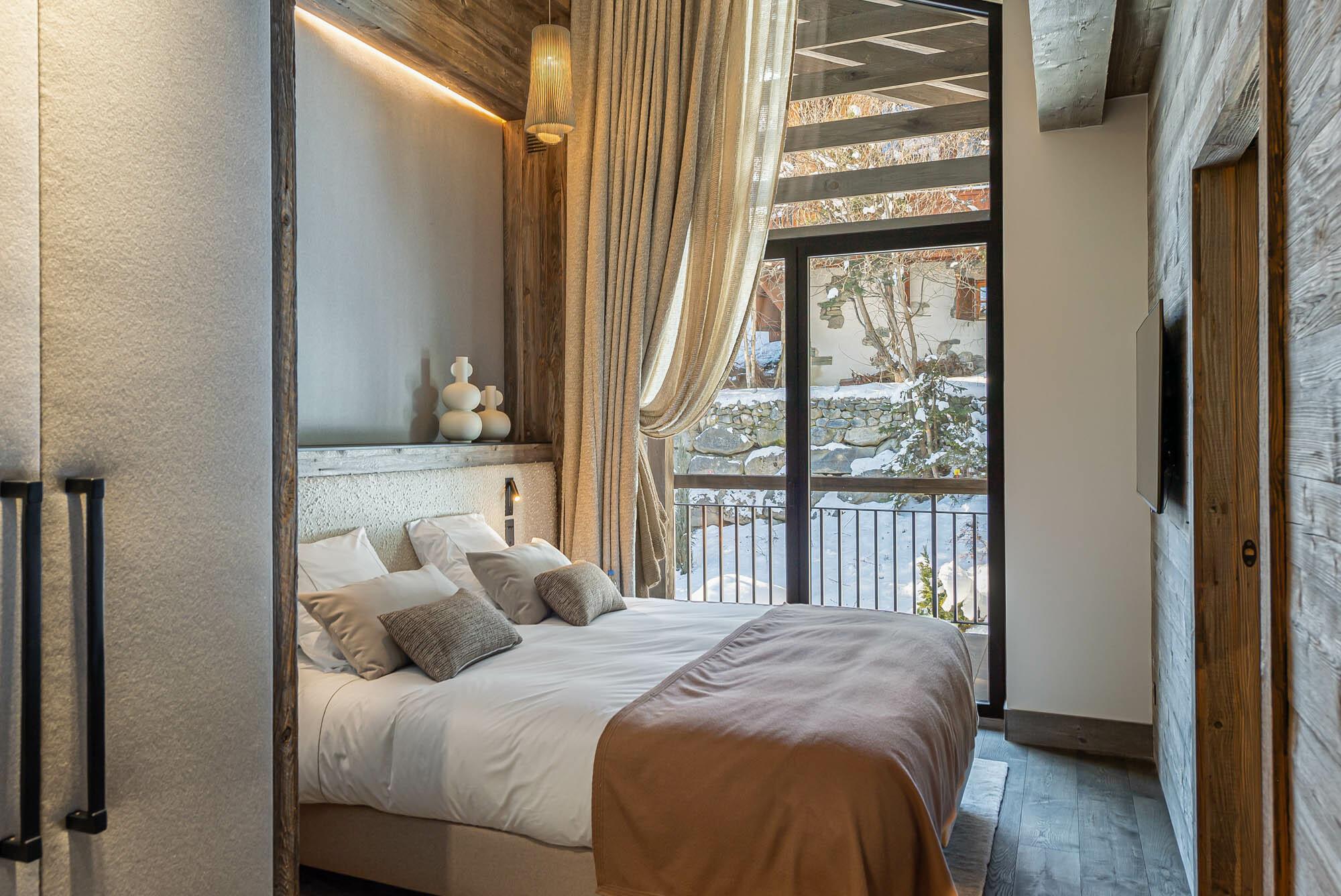 Chalet White Sand Gallery Image 6