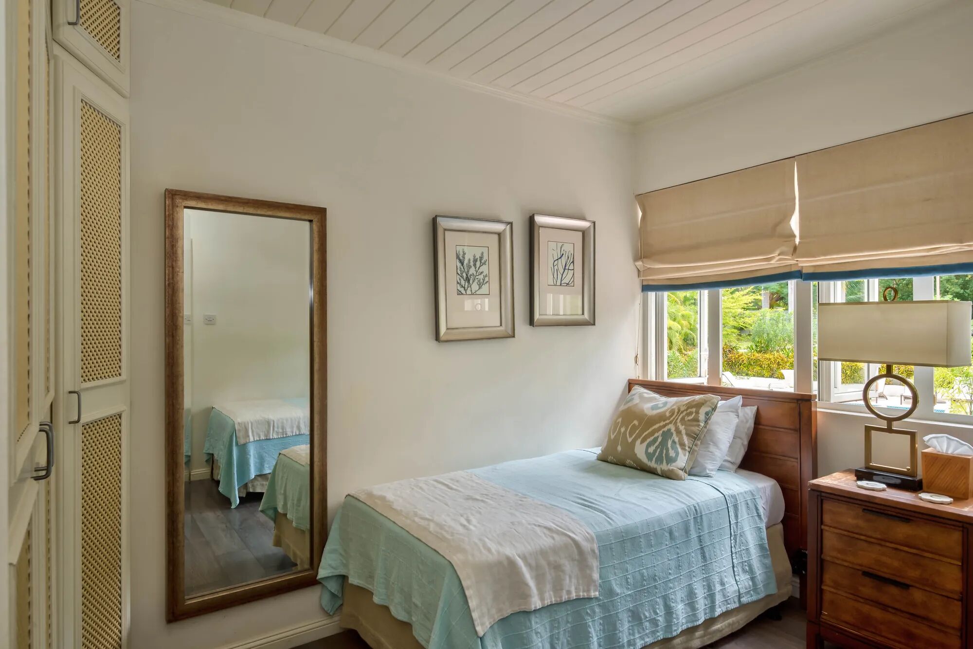 Capri Manor Gallary Image 1