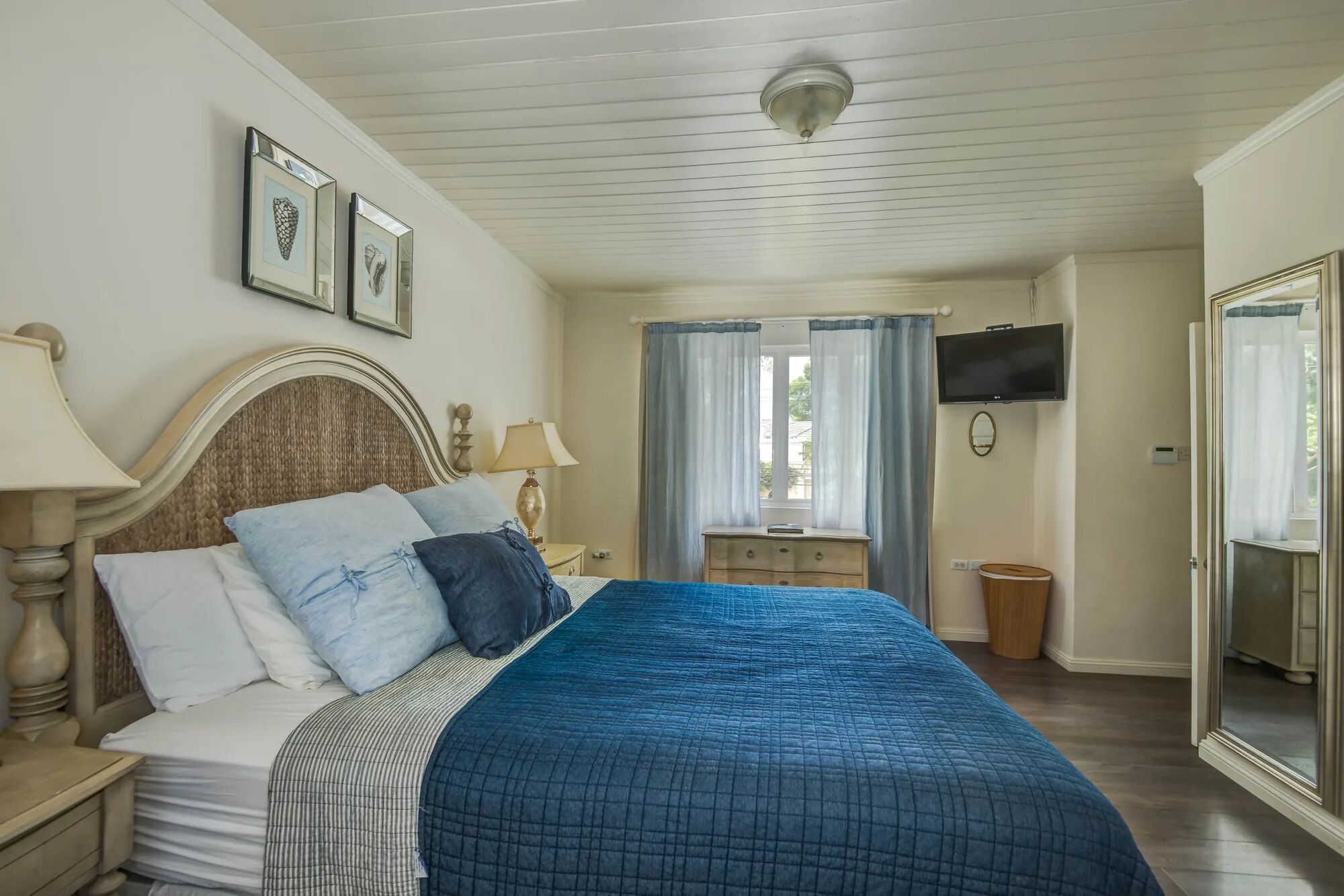 Capri Manor Gallary Image 3