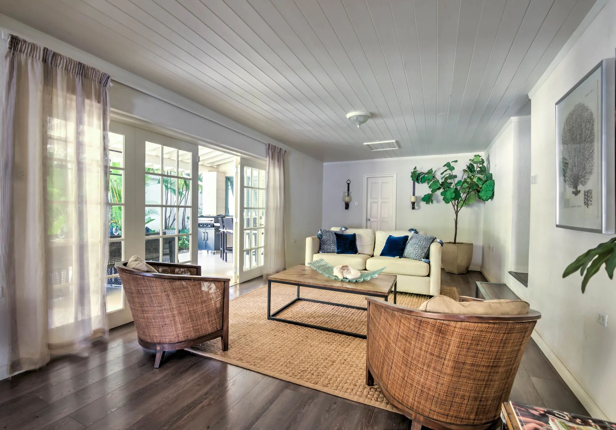 Capri Manor Gallary Image 1