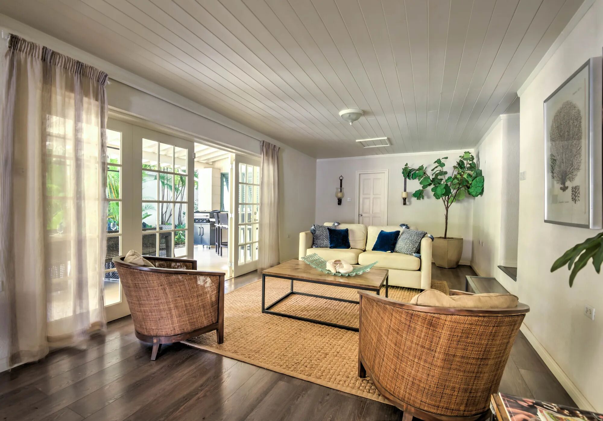 Capri Manor Gallary Image 2