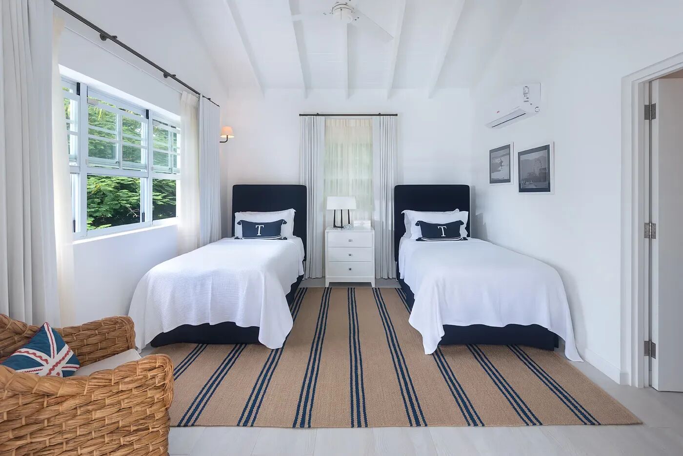 Sea Breeze Gallary Image 1
