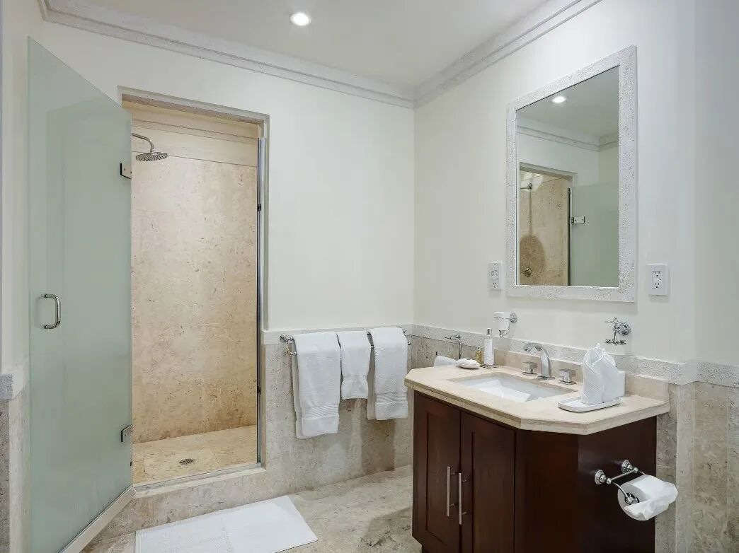 Smugglers Cove Penthouse Gallary Image 3
