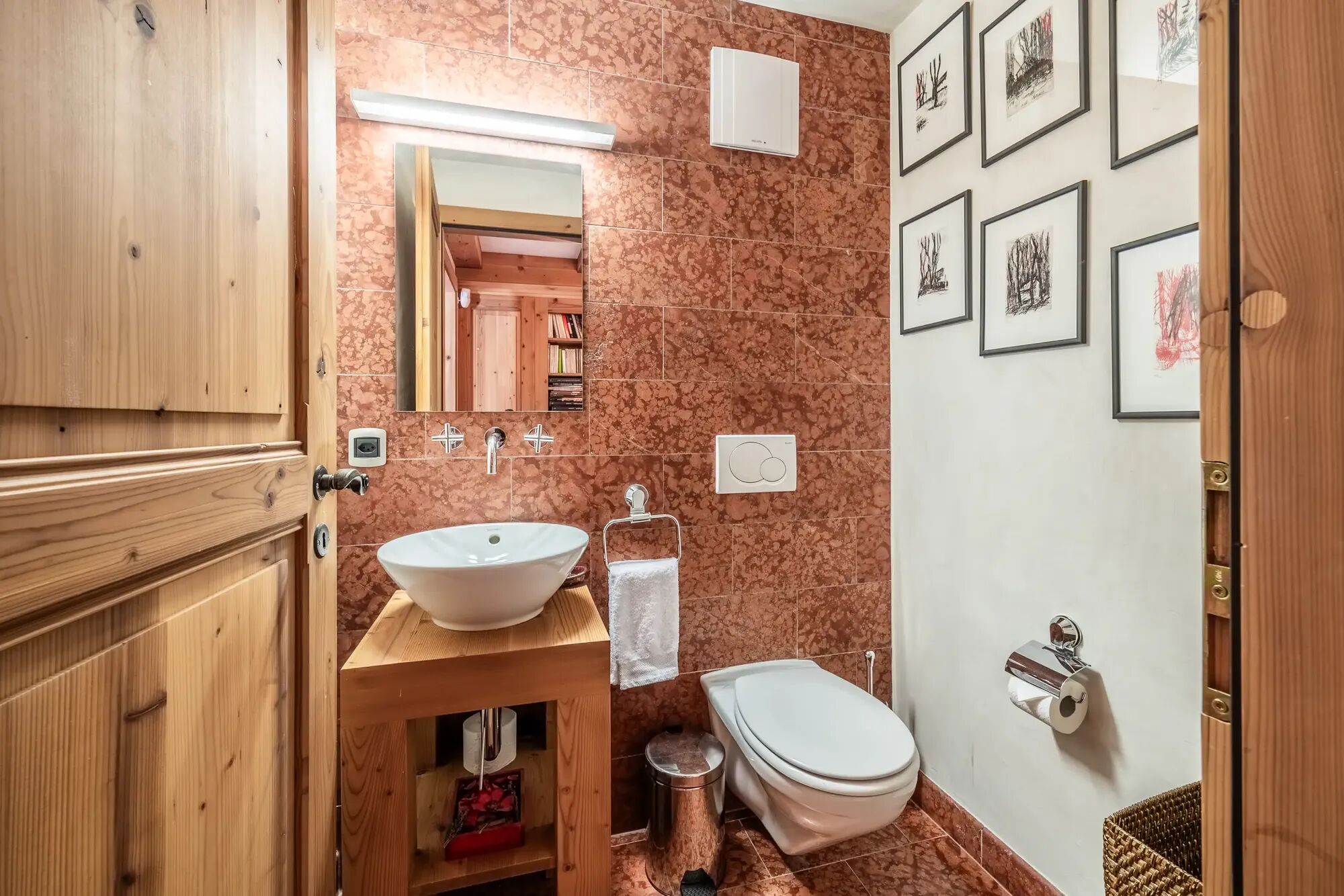 Apartment Capel Gallary Image 4