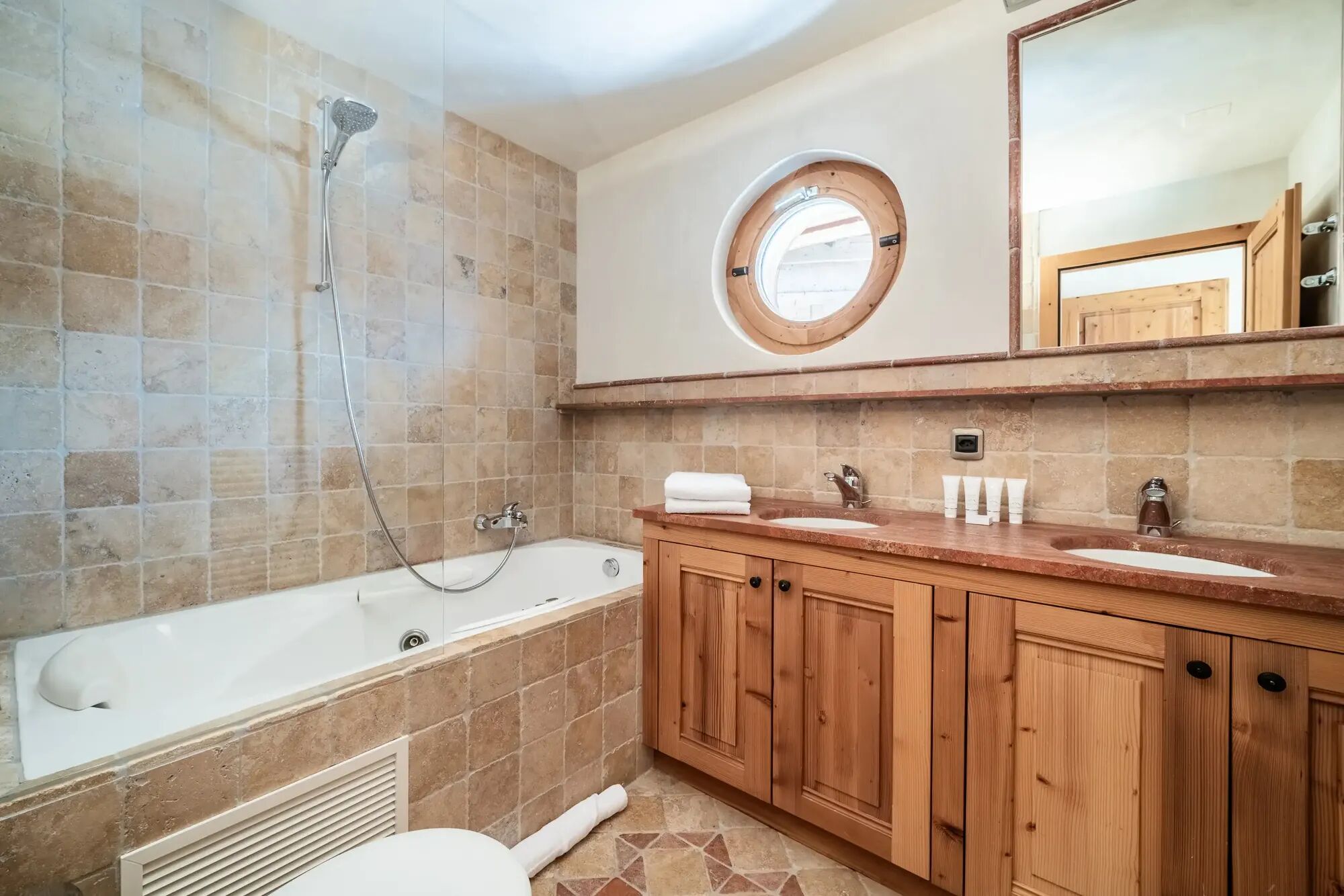 Apartment Capel Gallary Image 2