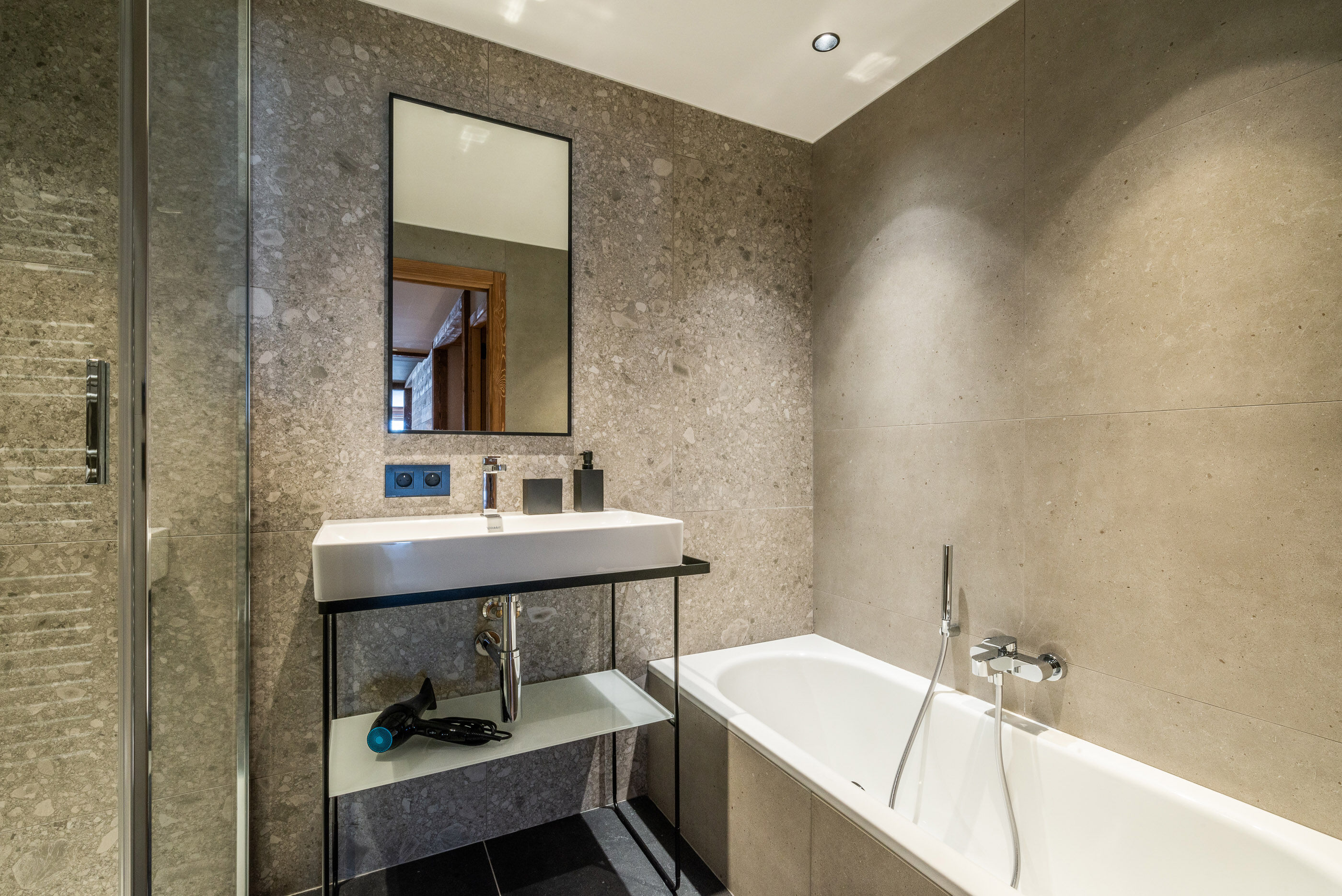 Apartment Ophite Gallary Image 2