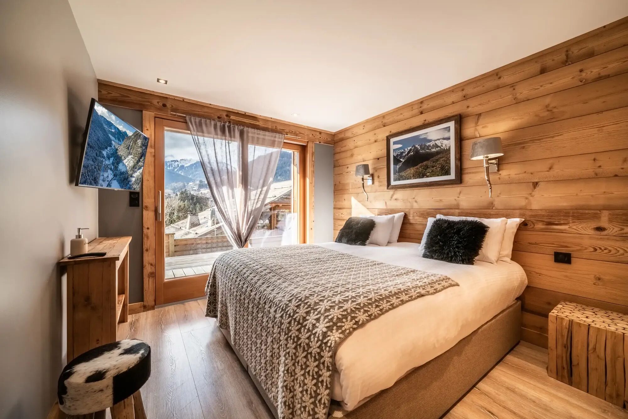 Chalet Heavenly Gallary Image 1