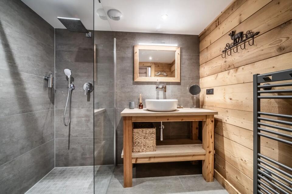 Chalet Heavenly Gallery Image 1