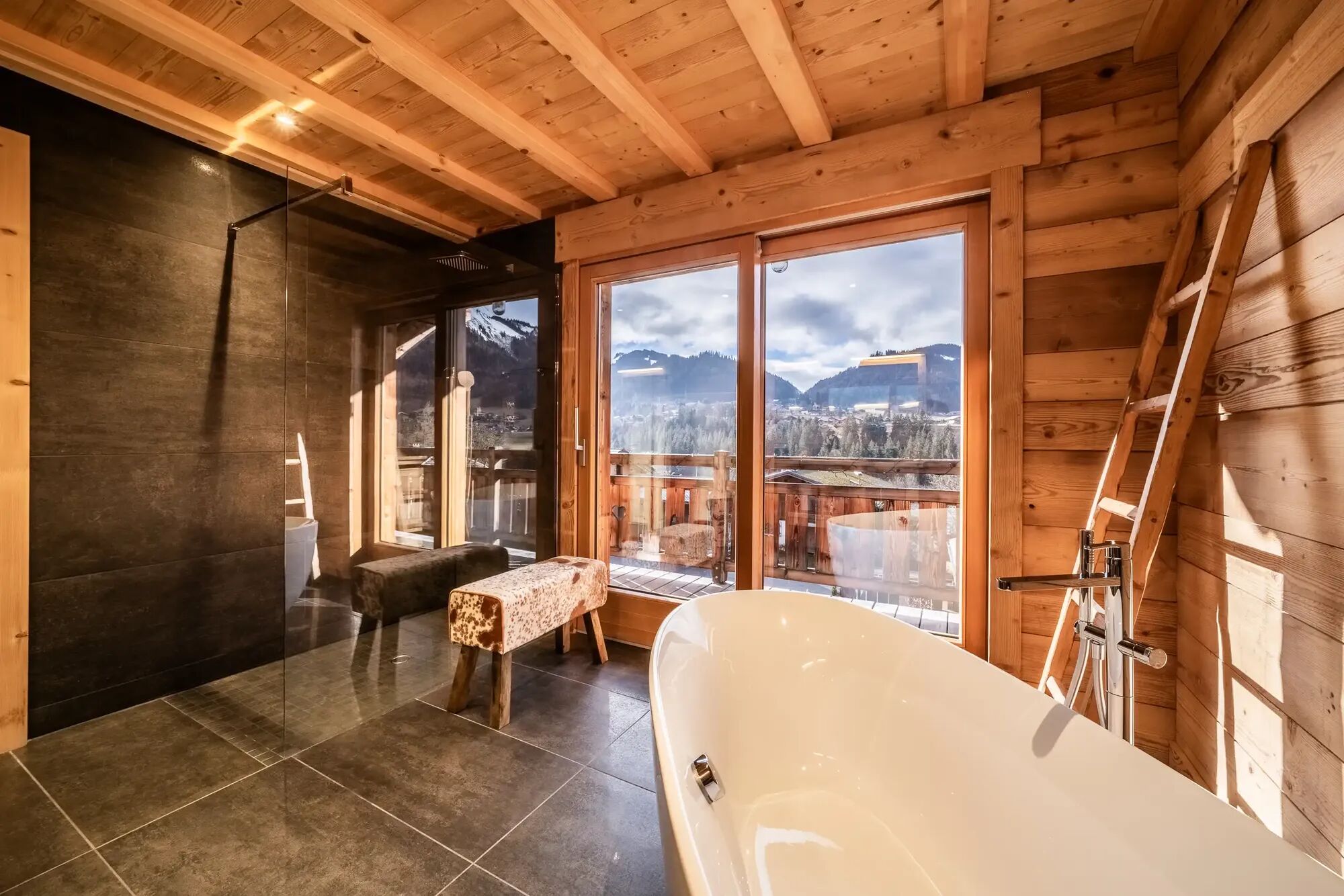 Chalet Heavenly Gallary Image 5