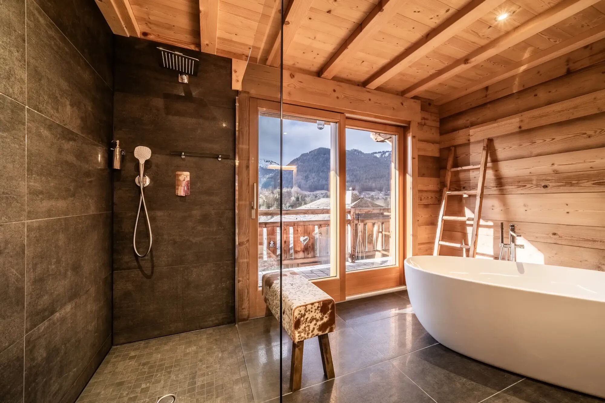 Chalet Heavenly Gallary Image 6