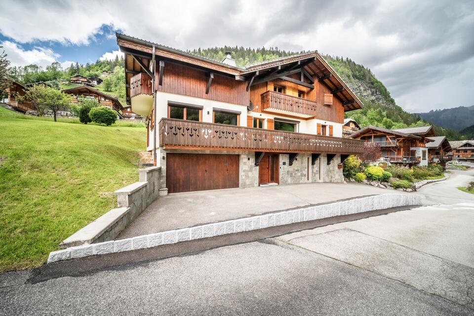 Chalet Kerasia Gallery Image 1