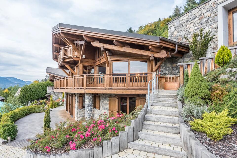 Chalet Omaroo Gallery Image 1