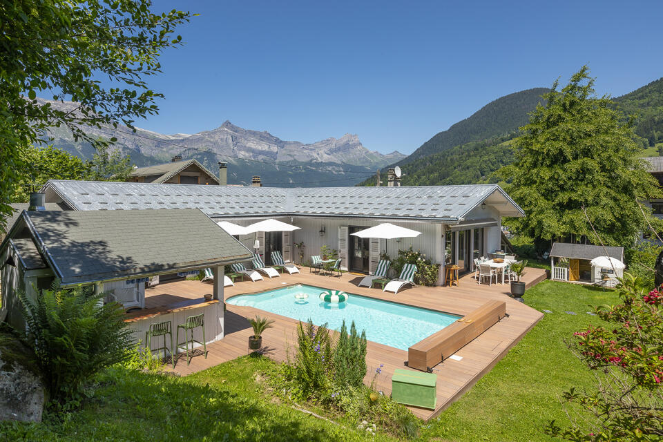 Chalet Soleil Blanc Gallery Image 1