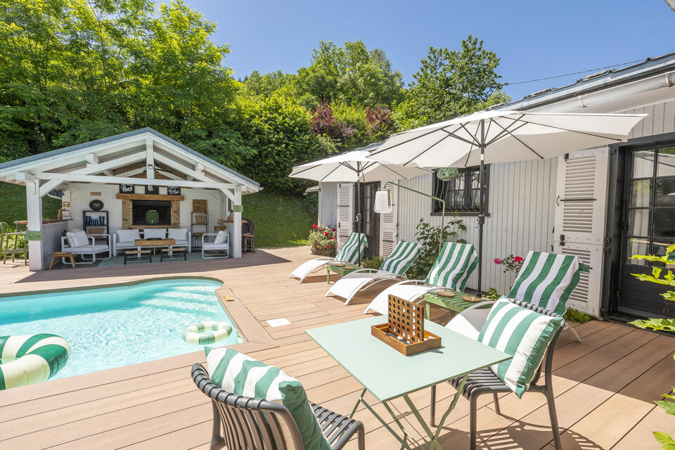 Chalet Soleil Blanc Gallery Image 1