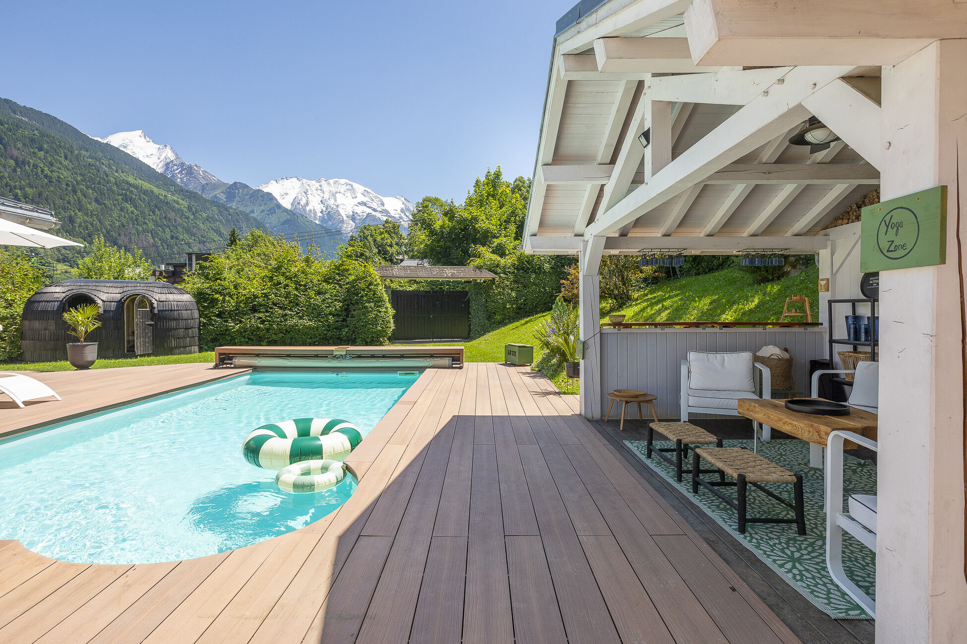 Chalet Soleil Blanc Gallary Image 3