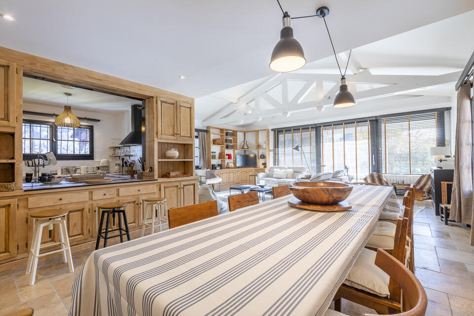Chalet Soleil Blanc Gallery Image 1