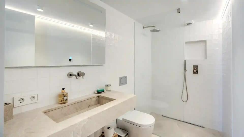 Residencia 24 Gallery Image 1