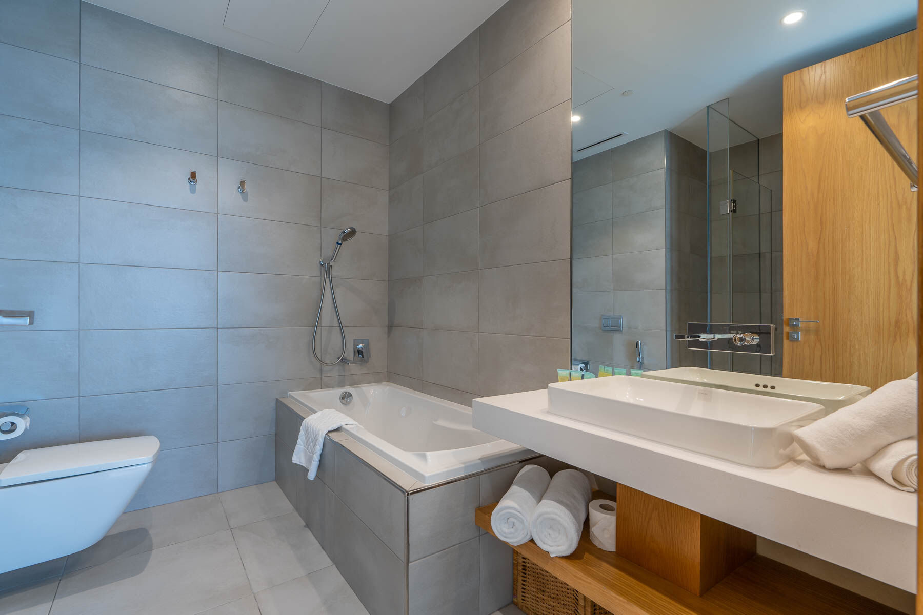 1 JBR Gallary Image 6