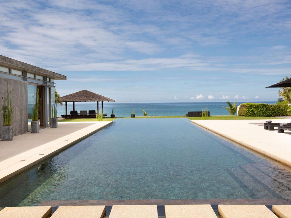 39 BDR Beachfront Estate Gallery Image 2