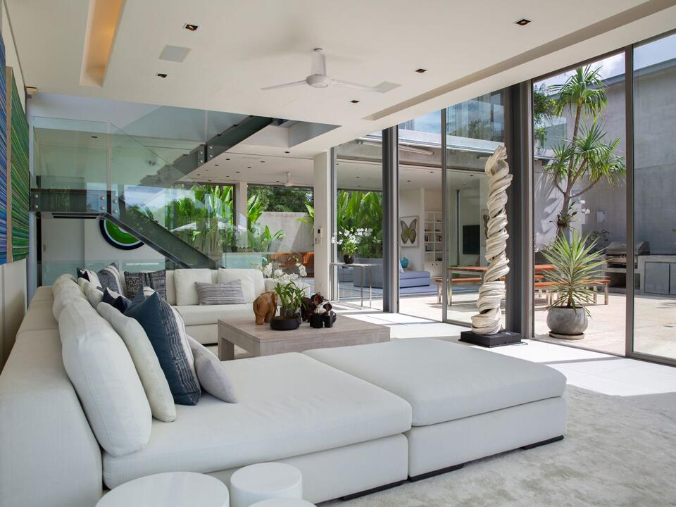 39 BDR Beachfront Estate Gallery Image 6