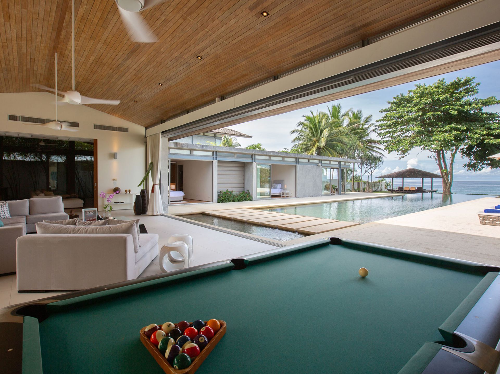 39 BDR Beachfront Estate Gallary Image 6
