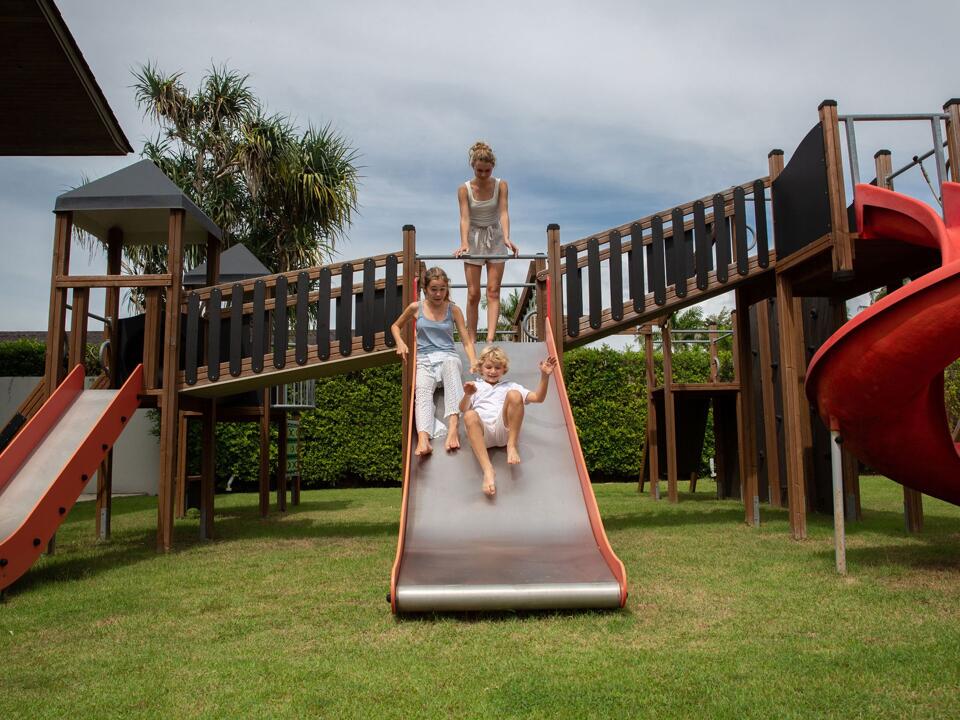 39 BDR Beachfront Estate Gallery Image 4