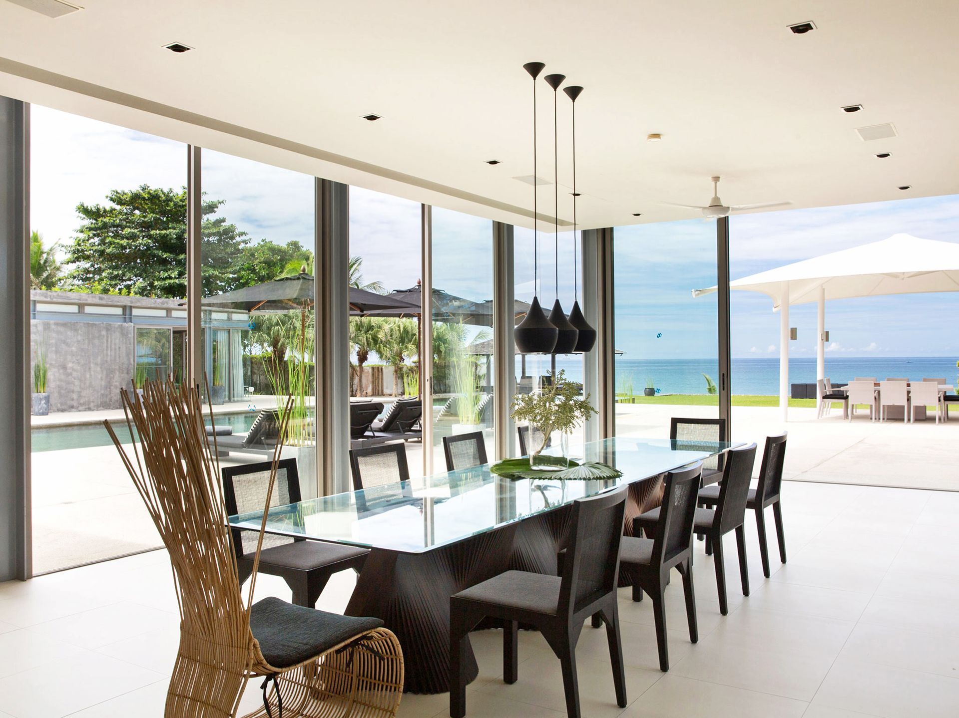 39 BDR Beachfront Estate Gallary Image 6