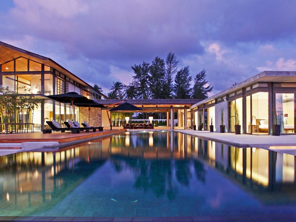39 BDR Beachfront Estate Gallery Image 3