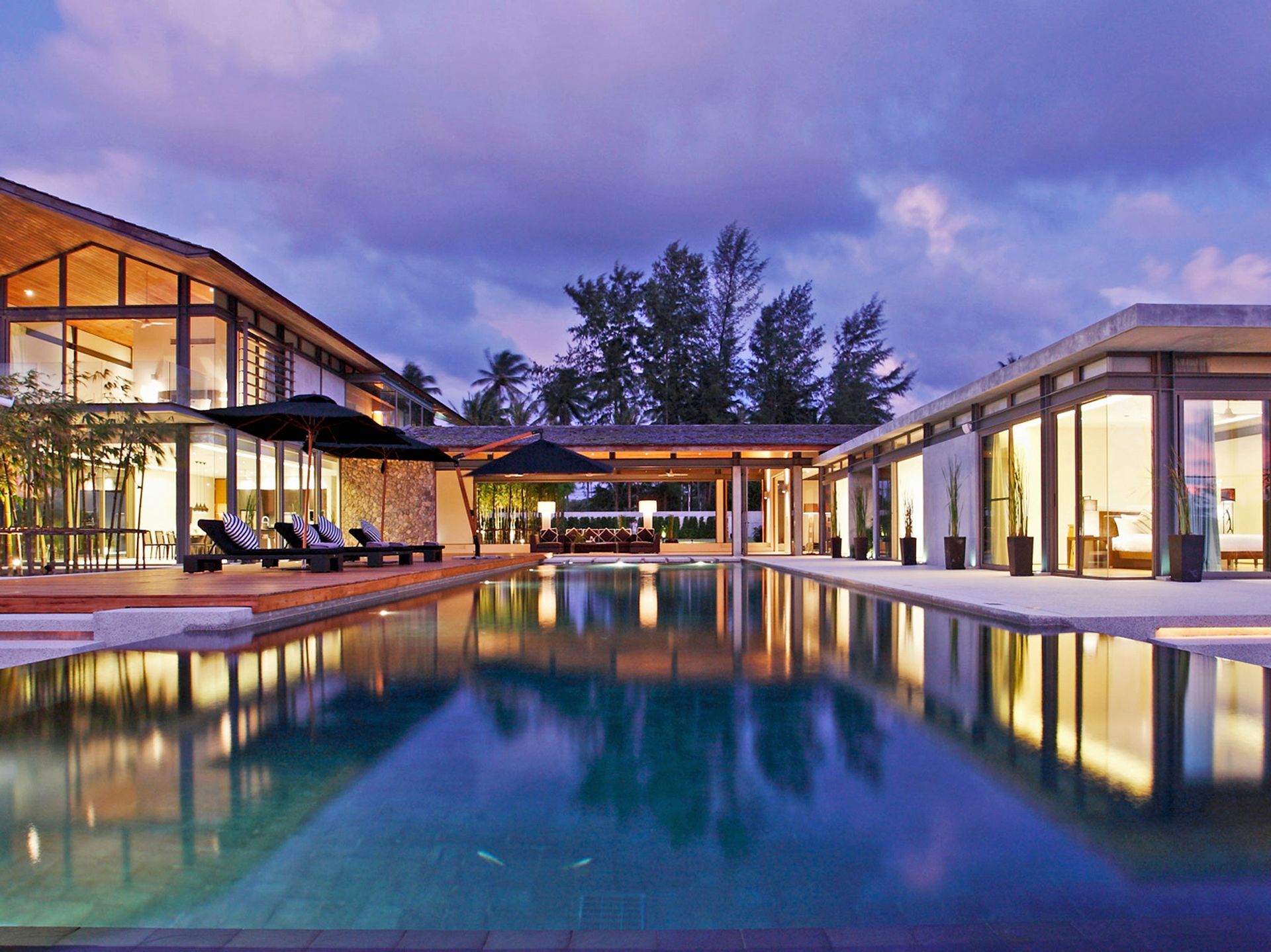 39 BDR Beachfront Estate Gallary Image 3
