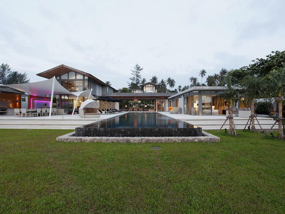 Beachfront Oasis Gallery Image 2
